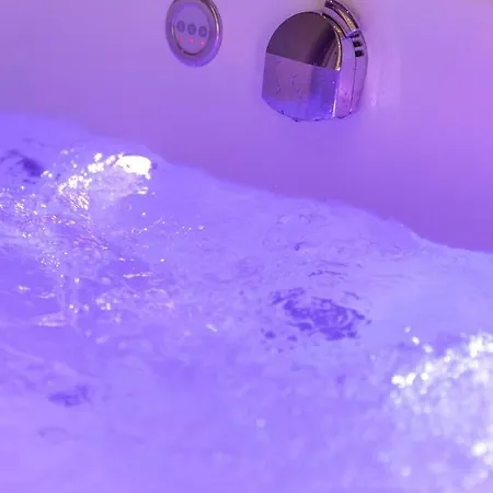 Apartament Relaxing Wellness Apartment With Sauna, Jacuzzi And 2 Terraces